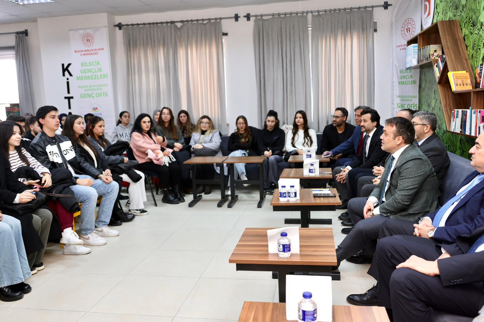 Vali Sözer’den Gençlere İlham Veren Ziyaret: “Geleceği Siz İnşa Edeceksiniz”