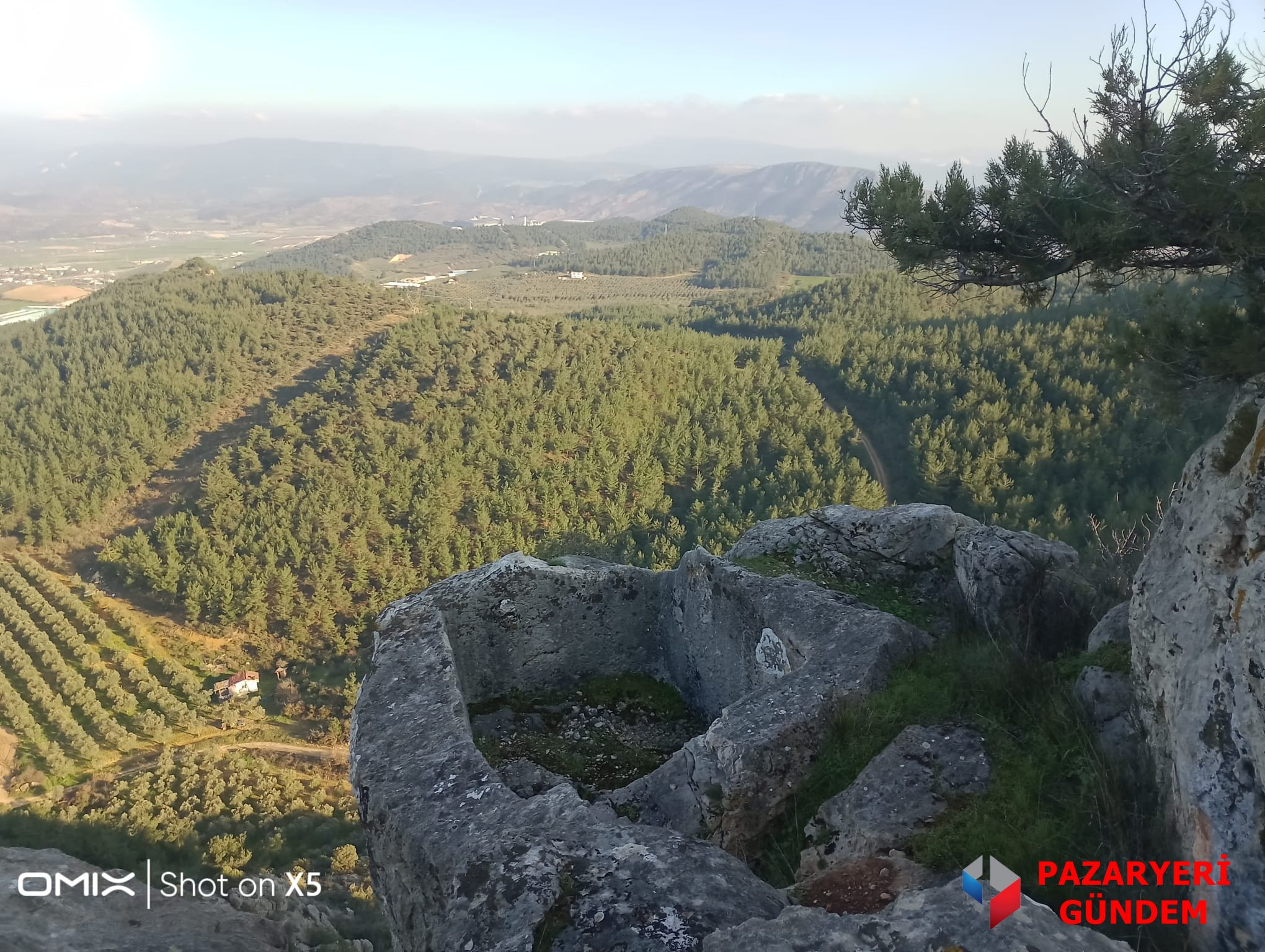 Bilecik’te kaya mezara defineciler tarafından zarar verildi