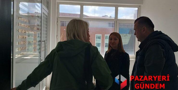 Başkan Tekin yıkılacak hükümet konağı binasını inceledi