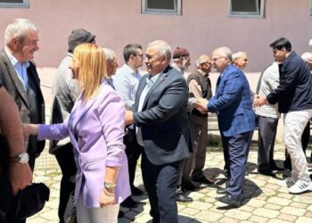 Pazaryeri’nde Bayram Coşkusu: Protokol Vatandaşlarla Bayramlaştı